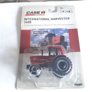 1/64 international 3688 toy tractor